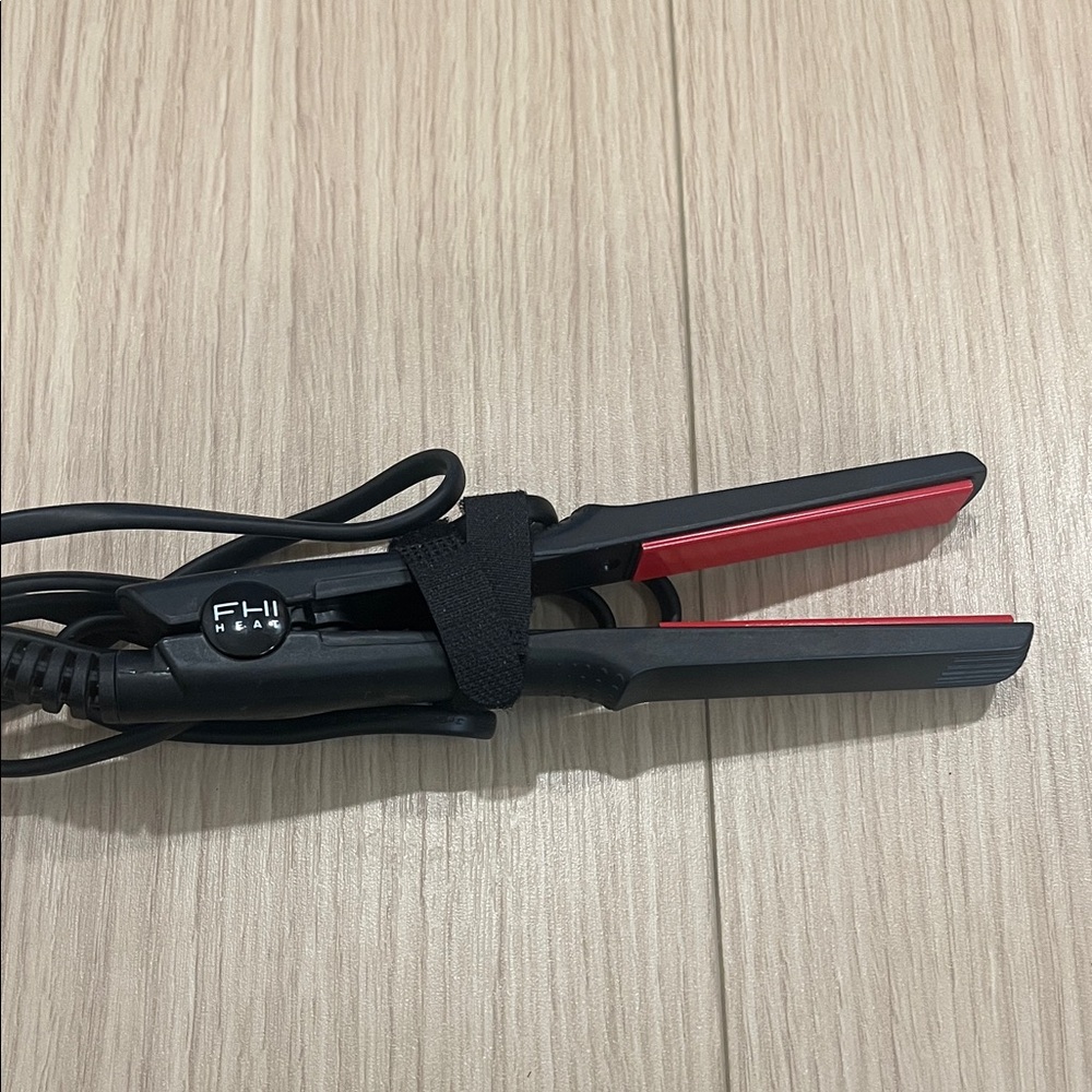 FHI Heat Black and Red Hair Straightener